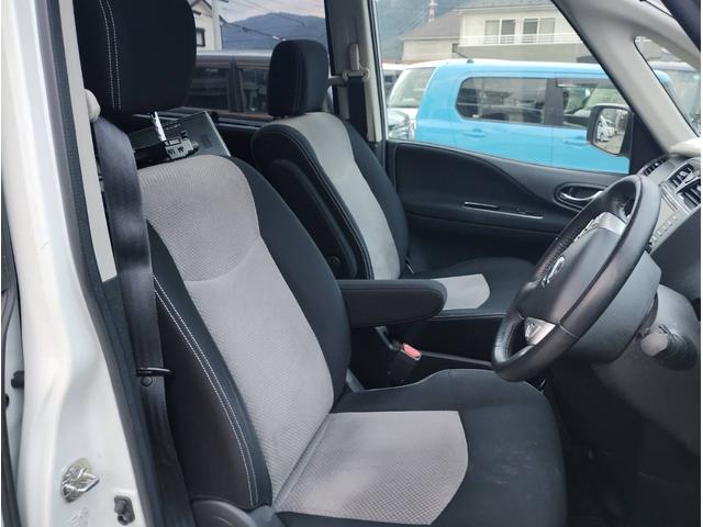 セレナ ライダー　パノラミックルーフ　４ＷＤ　フルフラット　オートクルーズコントロール　　インテリジェントキー　バックモニター　ＥＴＣ　３列シート　ウォークスルー　寒冷地仕様　電動格納ミラー　ダブルエアコン（14枚目）