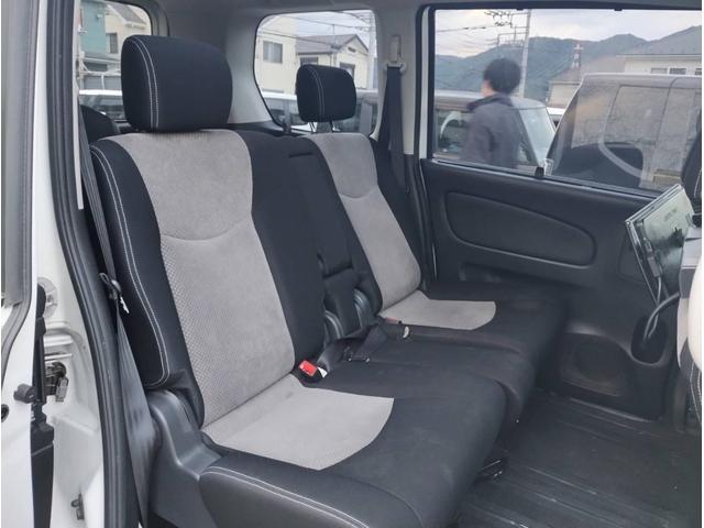 セレナ ライダー　パノラミックルーフ　４ＷＤ　フルフラット　オートクルーズコントロール　　インテリジェントキー　バックモニター　ＥＴＣ　３列シート　ウォークスルー　寒冷地仕様　電動格納ミラー　ダブルエアコン（17枚目）