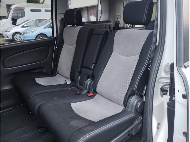 セレナ ライダー　パノラミックルーフ　４ＷＤ　フルフラット　オートクルーズコントロール　　インテリジェントキー　バックモニター　ＥＴＣ　３列シート　ウォークスルー　寒冷地仕様　電動格納ミラー　ダブルエアコン（20枚目）