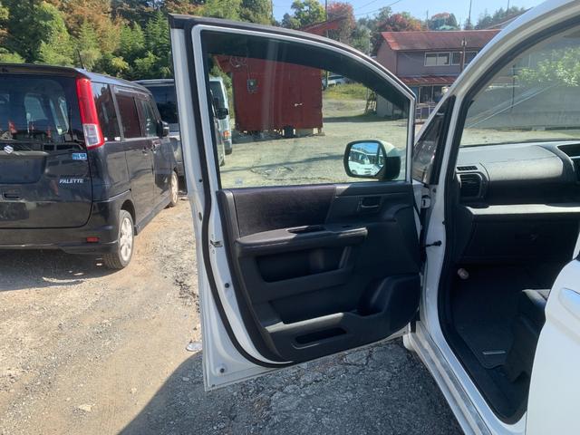 ステップワゴン L リアエアコン WSRS パワーウインドウ スマ-トキ- キーレス 3列 衝突安全ボディ フルフラットシート 電格ミラー ナビ 盗難防止システム パワーステアリング ABS ドラレコ ウォークスルー(19枚目)