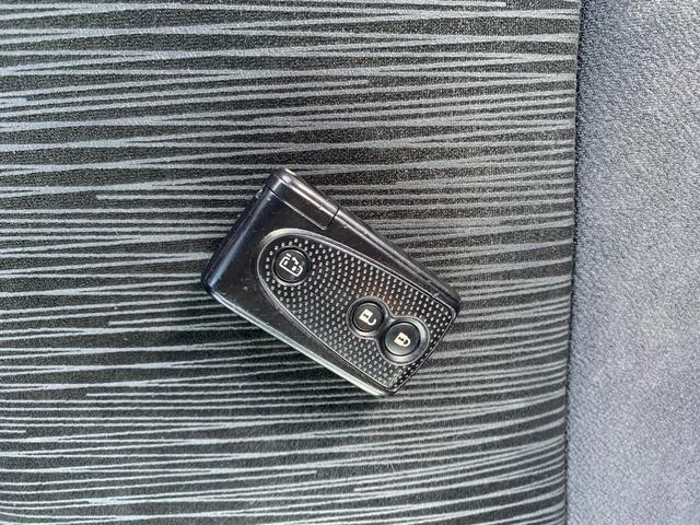 タント カスタムＲＳ　ターボ　ＭＯＭＯステ　セキュリティ　左パワスラ　運転席助手席エアバッグ　インテリジェントキー　ＡＵＴＯエアコン　リモコンキー　パワーウインド　安全ボディ　シートヒーター　運転席エアバック　ＢＴ接続（15枚目）