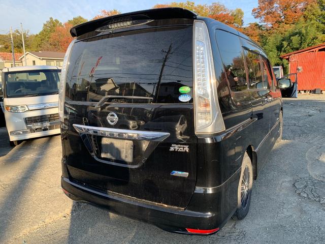 セレナ ハイウェイスター　Ｓ－ハイブリッド　リアモニター　スマートエントリー　Ｗエアコン　衝突安全ボディ　寒冷地仕様　ＢＴ　３列シート　フルフラットシート　オートクルーズ　セキュリティ　ウォークスルー　ＡＢＳ　キーレス　パワーウィンドウ（3枚目）