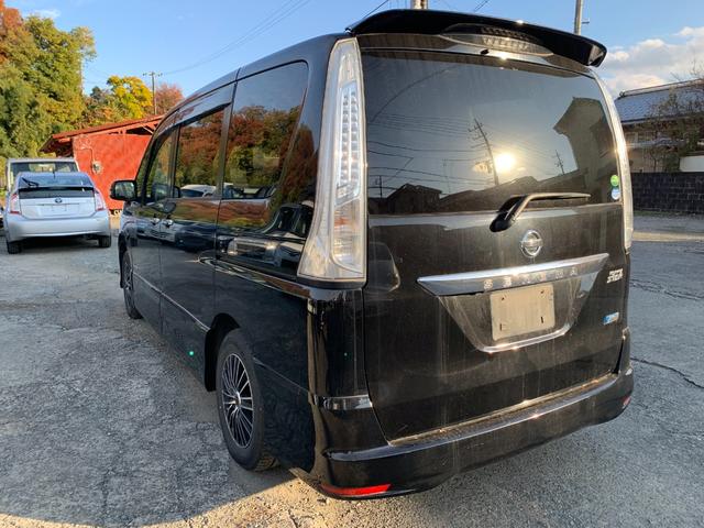 セレナ ハイウェイスター　Ｓ－ハイブリッド　リアモニター　スマートエントリー　Ｗエアコン　衝突安全ボディ　寒冷地仕様　ＢＴ　３列シート　フルフラットシート　オートクルーズ　セキュリティ　ウォークスルー　ＡＢＳ　キーレス　パワーウィンドウ（5枚目）