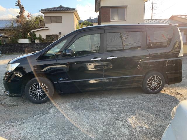 セレナ ハイウェイスター　Ｓ－ハイブリッド　リアモニター　スマートエントリー　Ｗエアコン　衝突安全ボディ　寒冷地仕様　ＢＴ　３列シート　フルフラットシート　オートクルーズ　セキュリティ　ウォークスルー　ＡＢＳ　キーレス　パワーウィンドウ（6枚目）