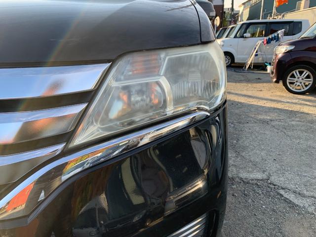 セレナ ハイウェイスター　Ｓ－ハイブリッド　リアモニター　スマートエントリー　Ｗエアコン　衝突安全ボディ　寒冷地仕様　ＢＴ　３列シート　フルフラットシート　オートクルーズ　セキュリティ　ウォークスルー　ＡＢＳ　キーレス　パワーウィンドウ（9枚目）