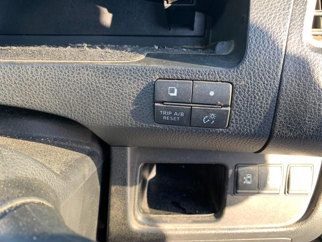 セレナ ハイウェイスター　Ｓ－ハイブリッド　リアモニター　スマートエントリー　Ｗエアコン　衝突安全ボディ　寒冷地仕様　ＢＴ　３列シート　フルフラットシート　オートクルーズ　セキュリティ　ウォークスルー　ＡＢＳ　キーレス　パワーウィンドウ（16枚目）