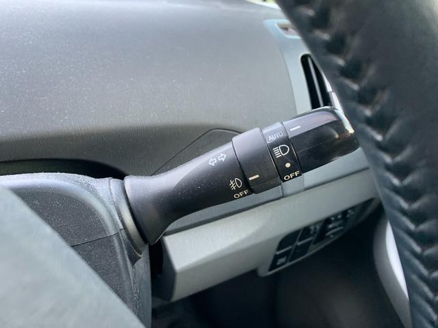 プリウス S アイドリングストップ搭載 インテリキー デュアルエアバック エアB イモビライザー AUTOエアコン 横スベリ防止 衝突安全ボディ ABS サイドエアバッグ パワーウィンドウ ETTC(16枚目)