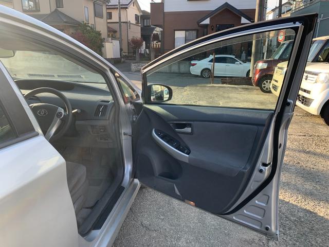 プリウス S アイドリングストップ搭載 インテリキー デュアルエアバック エアB イモビライザー AUTOエアコン 横スベリ防止 衝突安全ボディ ABS サイドエアバッグ パワーウィンドウ ETC(12枚目)