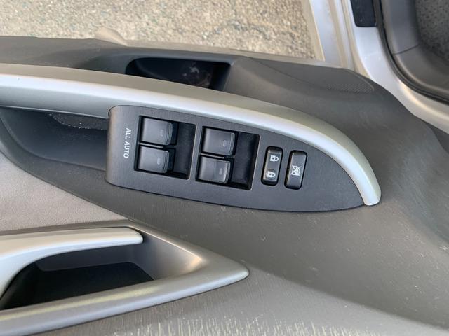 プリウス S アイドリングストップ搭載 インテリキー デュアルエアバック エアB イモビライザー AUTOエアコン 横スベリ防止 衝突安全ボディ ABS サイドエアバッグ パワーウィンドウ ETC(13枚目)