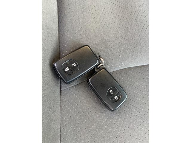 プリウス S アイドリングストップ搭載 インテリキー デュアルエアバック エアB イモビライザー AUTOエアコン 横スベリ防止 衝突安全ボディ ABS サイドエアバッグ パワーウィンドウ ETC(17枚目)