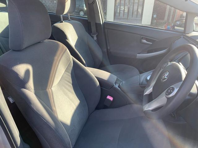 プリウス S アイドリングストップ搭載 インテリキー デュアルエアバック エアB イモビライザー AUTOエアコン 横スベリ防止 衝突安全ボディ ABS サイドエアバッグ パワーウィンドウ ETC(29枚目)