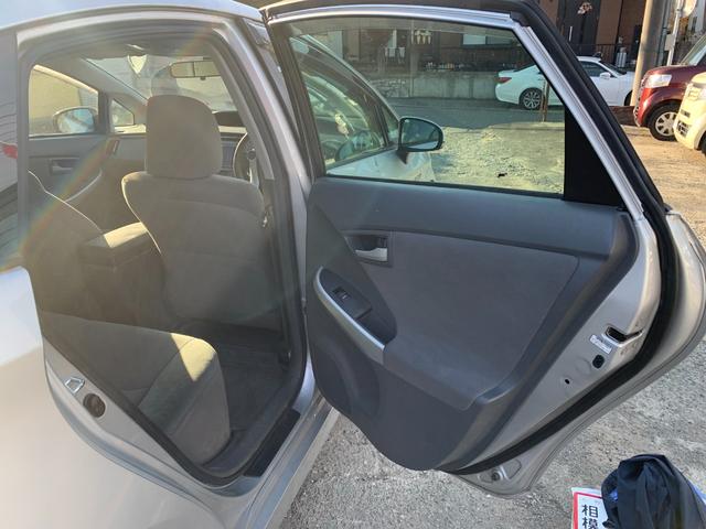 プリウス S アイドリングストップ搭載 インテリキー デュアルエアバック エアB イモビライザー AUTOエアコン 横スベリ防止 衝突安全ボディ ABS サイドエアバッグ パワーウィンドウ ETC(30枚目)