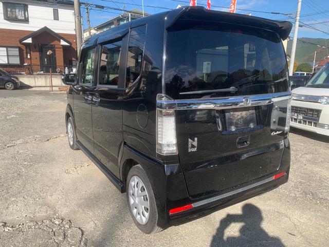 N-BOXカスタム G・Lパッケージ アイドリングストップ車 スマキ- フロントベンチシート パワーウィンドウ 盗難防止システム オートエアコン パワステ キーレスエントリー 両席エアバック ABS 横滑り防止 運転席エアバック(5枚目)