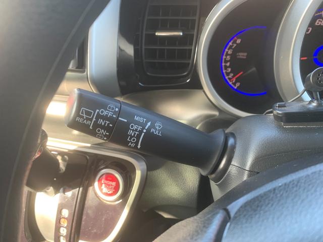 N-BOXカスタム G・Lパッケージ アイドリングストップ車 スマキ- フロントベンチシート パワーウィンドウ 盗難防止システム オートエアコン パワステ キーレスエントリー 両席エアバック ABS 横滑り防止 運転席エアバック(28枚目)