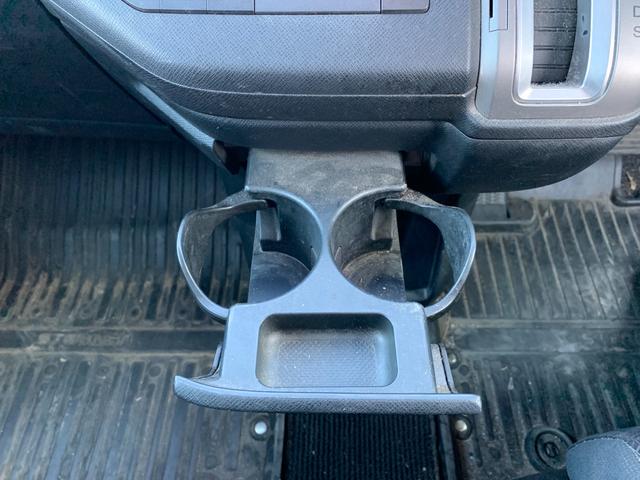 ステップワゴンスパーダ Ｚ　フリップダウンモニター　両側パワスラ横滑防止　イモビ　スマキー　フルフラットシート　バックモニタ－　キーフリー　パワーウィンド　ＥＴＣ付　運転席助手席エアバック　衝突安全ボディ　Ｗエアコン　ＰＳ（28枚目）