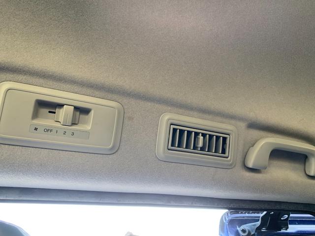 ステップワゴンスパーダ Ｚ　フリップダウンモニター　両側パワスラ横滑防止　イモビ　スマキー　フルフラットシート　バックモニタ－　キーフリー　パワーウィンド　ＥＴＣ付　運転席助手席エアバック　衝突安全ボディ　Ｗエアコン　ＰＳ（29枚目）