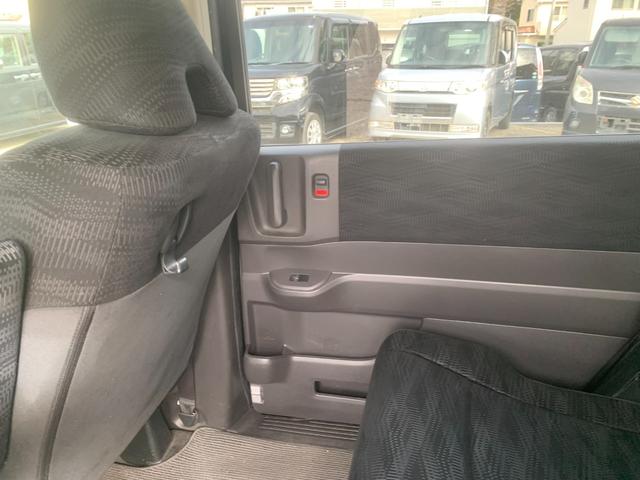 ステップワゴン Ｇ　Ｅセレクション　デュアルエアバッグ　ＥＴＣ　ＰＷ　ＰＳ　盗難防止装置　衝突安全ボディ　運転席エアバック　ＡＢＳ　リアオートエアコン（42枚目）