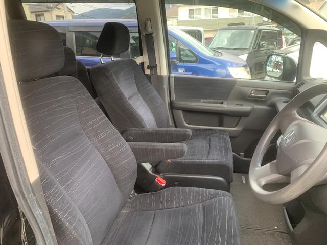 ステップワゴン Ｌ　リアエアコン　ＷＳＲＳ　パワーウインドウ　スマ－トキ－　キーレス　３列　衝突安全ボディ　フルフラットシート　盗難防止システム　パワーステアリング　バックモニ　ウォークスルー　運転席エアバック（15枚目）