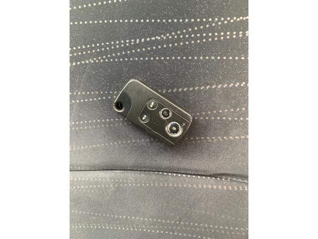 ステップワゴン Ｌ　リアエアコン　ＷＳＲＳ　パワーウインドウ　スマ－トキ－　キーレス　３列　衝突安全ボディ　フルフラットシート　盗難防止システム　パワーステアリング　バックモニ　ウォークスルー　運転席エアバック（17枚目）