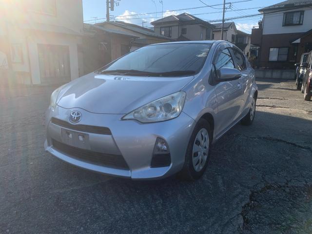 アクア Ｓ　エンジンスターター　格納ミラー　キーレスエントリ　安全ボディ　オートエアコン　デュアルエアバック　ＥＳＣ　パワーウィンドウ　ＥＴＣ　ＳＲＳ　パワーステアリング　ＡＢＳ　アイストップ　ＥＴＣ（7枚目）