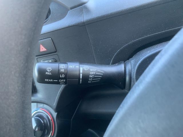 アクア Ｓ　エンジンスターター　格納ミラー　キーレスエントリ　安全ボディ　オートエアコン　デュアルエアバック　ＥＳＣ　パワーウィンドウ　ＥＴＣ　ＳＲＳ　パワーステアリング　ＡＢＳ　アイストップ　ＥＴＣ（23枚目）