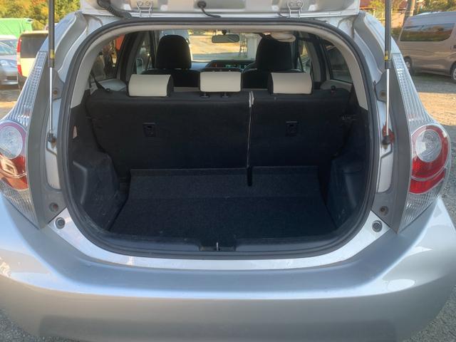 アクア Ｓ　エンジンスターター　格納ミラー　キーレスエントリ　安全ボディ　オートエアコン　デュアルエアバック　ＥＳＣ　パワーウィンドウ　ＥＴＣ　ＳＲＳ　パワーステアリング　ＡＢＳ　アイストップ　ＥＴＣ（31枚目）