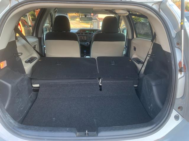 アクア Ｓ　エンジンスターター　格納ミラー　キーレスエントリ　安全ボディ　オートエアコン　デュアルエアバック　ＥＳＣ　パワーウィンドウ　ＥＴＣ　ＳＲＳ　パワーステアリング　ＡＢＳ　アイストップ　ＥＴＣ（32枚目）