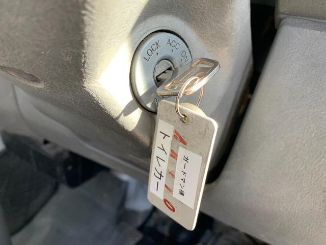 ミニキャブトラック Ｖタイプ　エアコン付　ＰＳ　運転席エアバッグ　３方開　整備記録簿（18枚目）