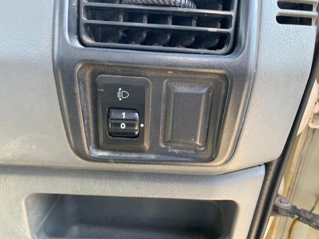 ミニキャブトラック Ｖタイプ　エアコン付　ＰＳ　運転席エアバッグ　３方開　整備記録簿（20枚目）