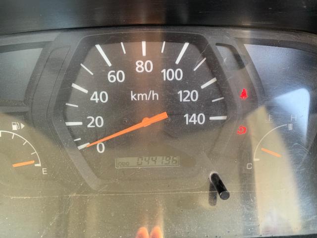 ミニキャブトラック Ｖタイプ　エアコン付　ＰＳ　運転席エアバッグ　３方開　整備記録簿（26枚目）