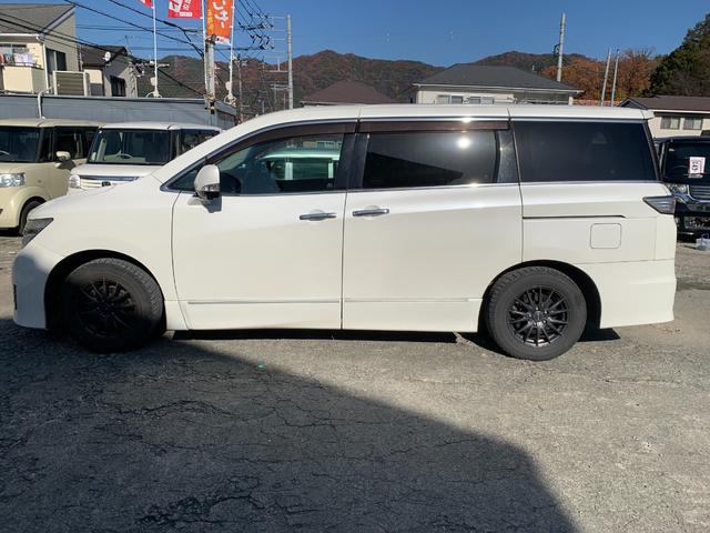 エルグランド ライダー　黒本革シート　マニュアルシート　レザーシート　ＥＴＣ　オットマン　バックカメラ　３列シート　４ＷＤ　エンジンスターター（6枚目）