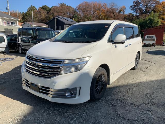 エルグランド ライダー　黒本革シート　マニュアルシート　レザーシート　ＥＴＣ　オットマン　バックカメラ　３列シート　４ＷＤ　エンジンスターター（7枚目）