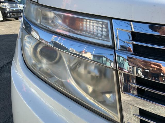 エルグランド ライダー　黒本革シート　マニュアルシート　レザーシート　ＥＴＣ　オットマン　バックカメラ　３列シート　４ＷＤ　エンジンスターター（9枚目）