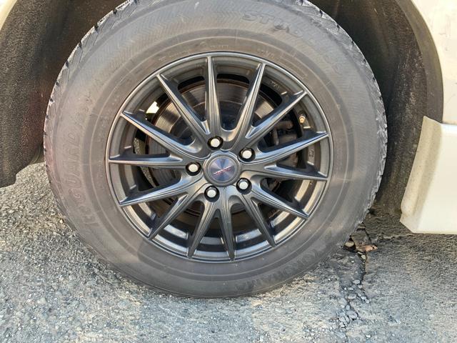 エルグランド ライダー　黒本革シート　マニュアルシート　レザーシート　ＥＴＣ　オットマン　バックカメラ　３列シート　４ＷＤ　エンジンスターター（11枚目）