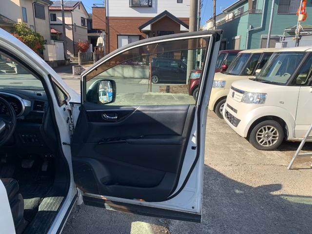 エルグランド ライダー　黒本革シート　マニュアルシート　レザーシート　ＥＴＣ　オットマン　バックカメラ　３列シート　４ＷＤ　エンジンスターター（13枚目）