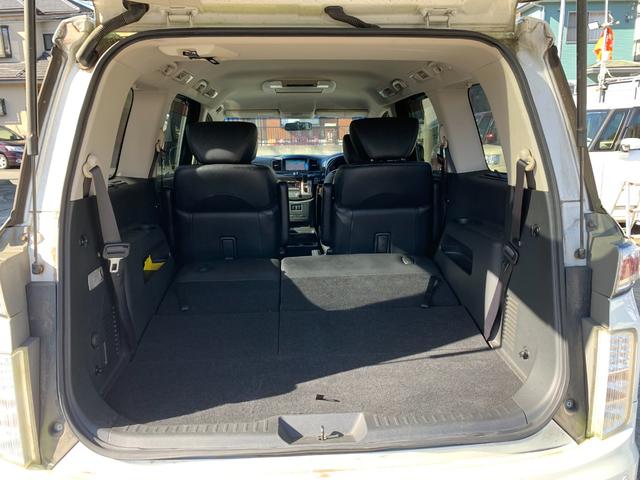 エルグランド ライダー　黒本革シート　マニュアルシート　レザーシート　ＥＴＣ　オットマン　バックカメラ　３列シート　４ＷＤ　エンジンスターター（16枚目）