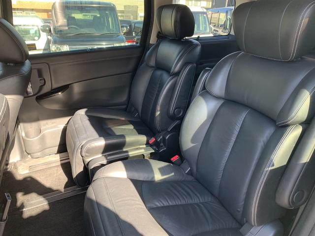 エルグランド ライダー　黒本革シート　マニュアルシート　レザーシート　ＥＴＣ　オットマン　バックカメラ　３列シート　４ＷＤ　エンジンスターター（21枚目）