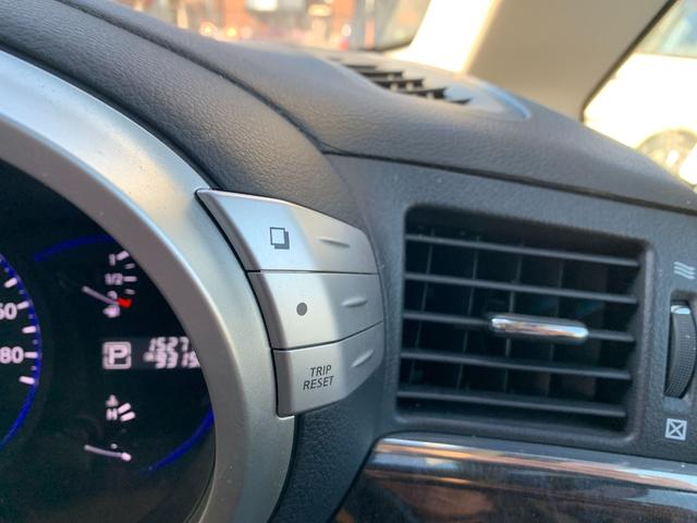 エルグランド ライダー　黒本革シート　マニュアルシート　レザーシート　ＥＴＣ　オットマン　バックカメラ　３列シート　４ＷＤ　エンジンスターター（29枚目）