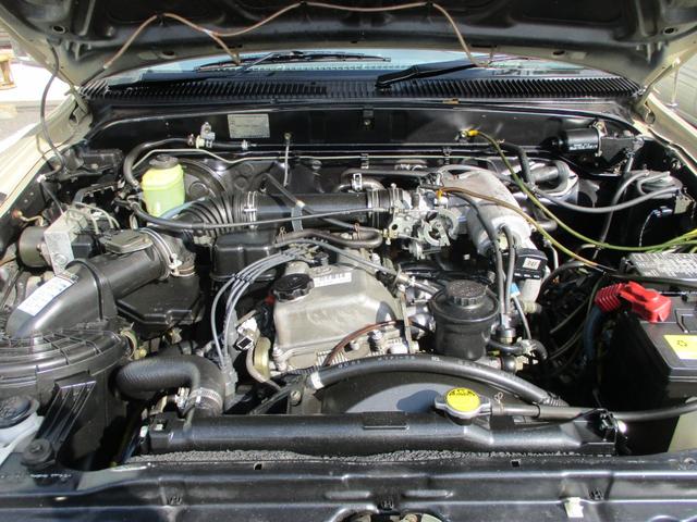ハイラックススポーツピック エクストラキャブ　標準ボディ　１５インチアルミ　ＣＤデッキ　４ＷＤ　サンル－フ　サイドステップ（3枚目）