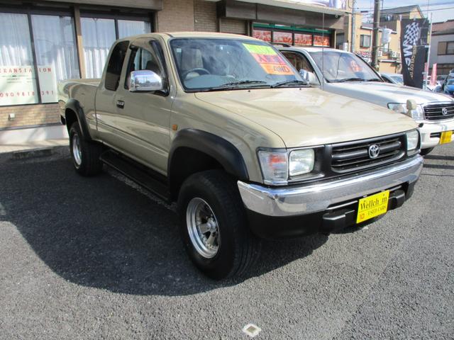 ハイラックススポーツピック エクストラキャブ　標準ボディ　１５インチアルミ　ＣＤデッキ　４ＷＤ　サンル－フ　サイドステップ（6枚目）