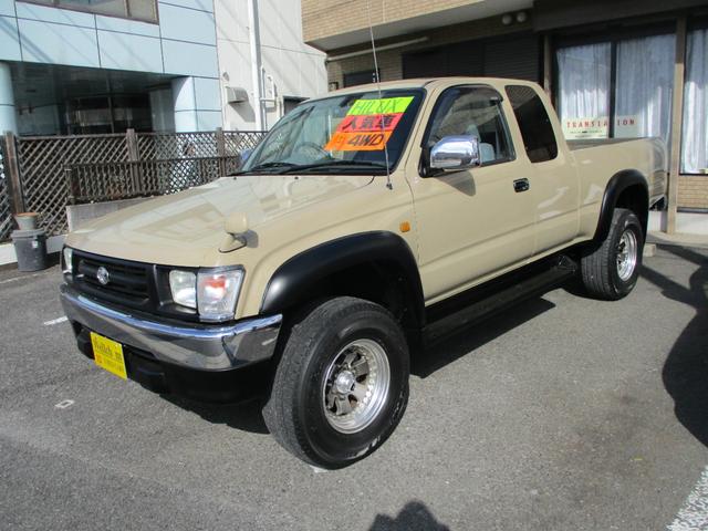 ハイラックススポーツピック エクストラキャブ　標準ボディ　１５インチアルミ　ＣＤデッキ　４ＷＤ　サンル－フ　サイドステップ（11枚目）