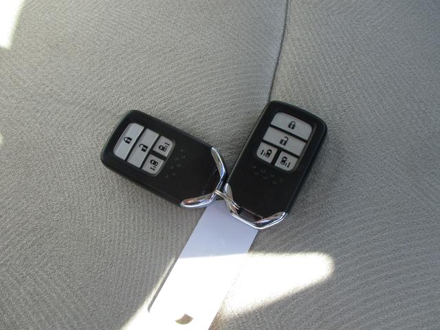 オデッセイ G 17インチアルミ ETC バックカメラ 取扱説明書 メンテナンスノート HIDヘッドランプ AUTO STOP CTBA オットマン 両側パワースライドドア USB クルーズコントロール キーレス(17枚目)