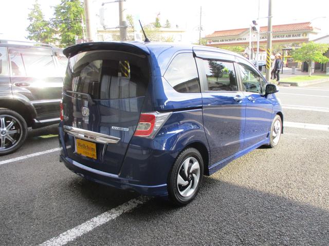 フリードハイブリッド ジャストセレクション フルエアロ 両側パワースライドドア HIDヘッドランプ リアモニター フルセグTV HDD ETC クルーズコントロール バックカメラ Bluetooth 取扱説明書 メンテナンスノート キーレス(8枚目)