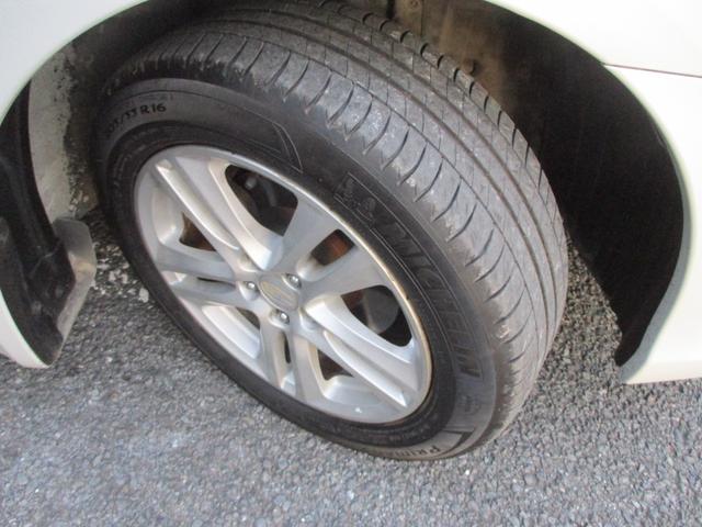 レガシィＢ４ ２．５ｉ　４ＷＤ　１６インチアルミ　ＥＴＣ　ＨＩＤヘッドランプ　フォグランプ　パドルシフト　ＳＤナビ　ＣＤ　ＤＶＤ　Ｂｌｕｅｔｏｏｔｈ　フルセグＴＶ　リアフォグランプ　クルーズコントロール　キーレスエントリー（2枚目）