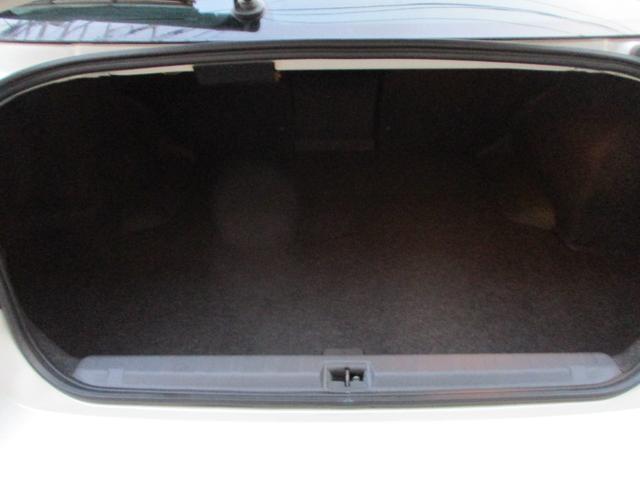レガシィＢ４ ２．５ｉ　４ＷＤ　１６インチアルミ　ＥＴＣ　ＨＩＤヘッドランプ　フォグランプ　パドルシフト　ＳＤナビ　ＣＤ　ＤＶＤ　Ｂｌｕｅｔｏｏｔｈ　フルセグＴＶ　リアフォグランプ　クルーズコントロール　キーレスエントリー（25枚目）