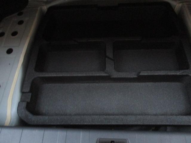 レガシィＢ４ ２．５ｉ　４ＷＤ　１６インチアルミ　ＥＴＣ　ＨＩＤヘッドランプ　フォグランプ　パドルシフト　ＳＤナビ　ＣＤ　ＤＶＤ　Ｂｌｕｅｔｏｏｔｈ　フルセグＴＶ　リアフォグランプ　クルーズコントロール　キーレスエントリー（26枚目）