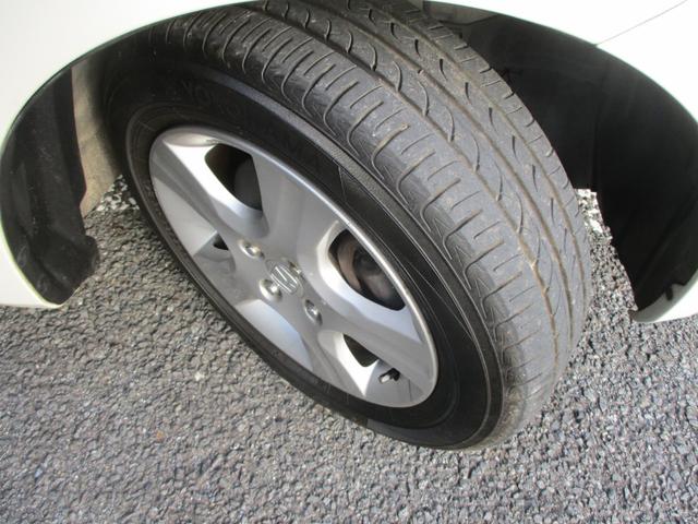 フィット G 15インチアルミ HIDヘッドランプ フォグランプ ETC DVD CD 純正セキュリティー SDナビ バックカメラ リアスポイラー(2枚目)