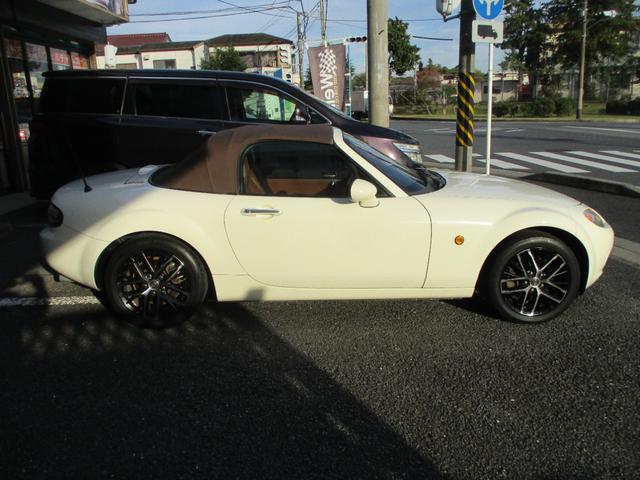 ロードスター ＶＳ　１６インチアルミ　ＥＴＣ　ＨＩＤヘッドライト　フォグライト　パドルシフト　フルセグＴＶ　Ｂｌｕｅｔｏｏｔｈ　シートヒーター　ＤＶＤ　ＣＤ　本革シート　アドバンスキー（7枚目）