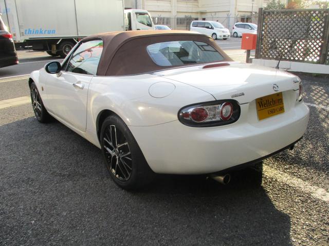 ロードスター ＶＳ　１６インチアルミ　ＥＴＣ　ＨＩＤヘッドライト　フォグライト　パドルシフト　フルセグＴＶ　Ｂｌｕｅｔｏｏｔｈ　シートヒーター　ＤＶＤ　ＣＤ　本革シート　アドバンスキー（10枚目）