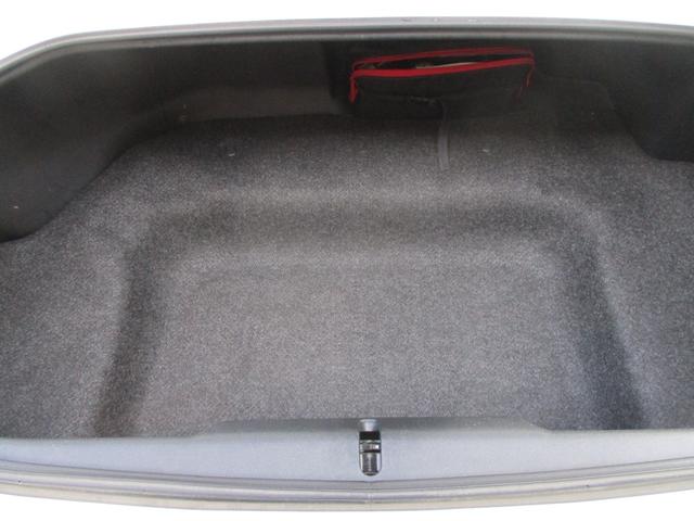 ロードスター ＶＳ　１６インチアルミ　ＥＴＣ　ＨＩＤヘッドライト　フォグライト　パドルシフト　フルセグＴＶ　Ｂｌｕｅｔｏｏｔｈ　シートヒーター　ＤＶＤ　ＣＤ　本革シート　アドバンスキー（23枚目）